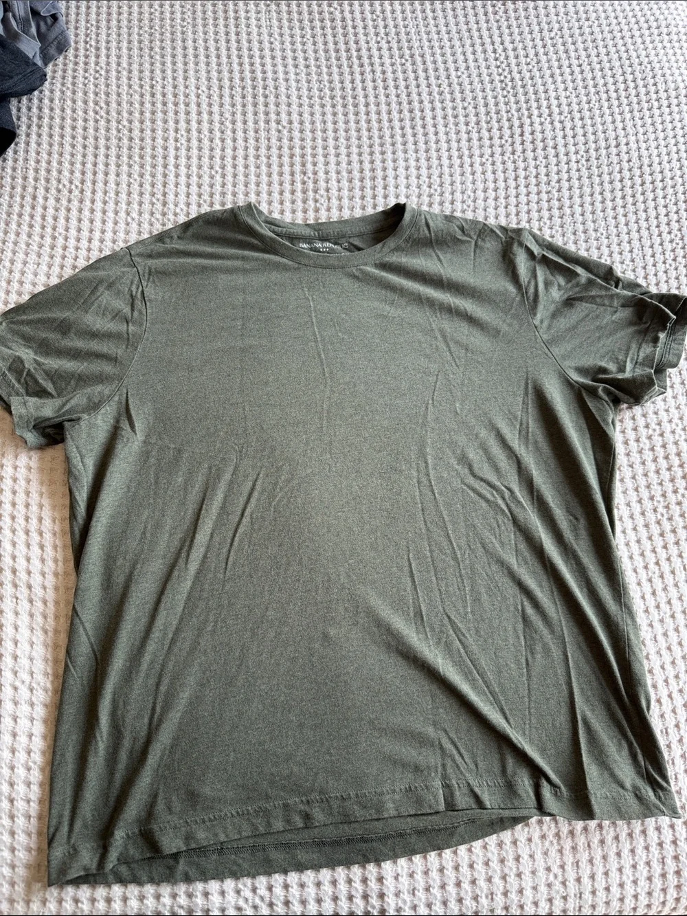 Banana Republic Olive Green Short Sleeve Crew Tee